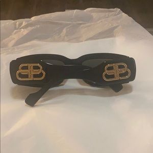 BALENCIAGA SUN GLASSES